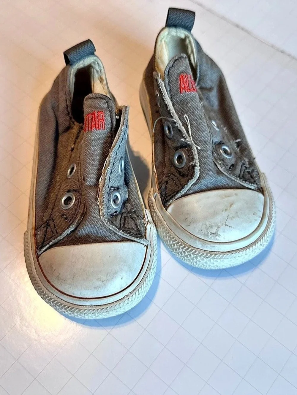 Converse Chuck Taylor All Star Kids Gray & White Sneakers Toddler 4 Ex